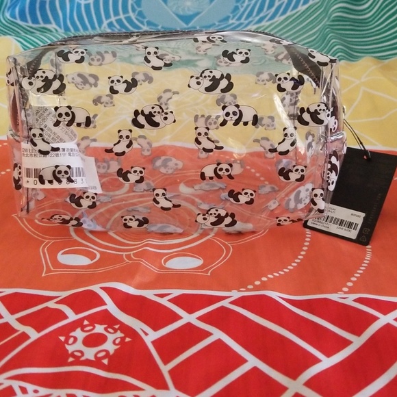 Forever 21 Handbags - Makeup Bag 🐼